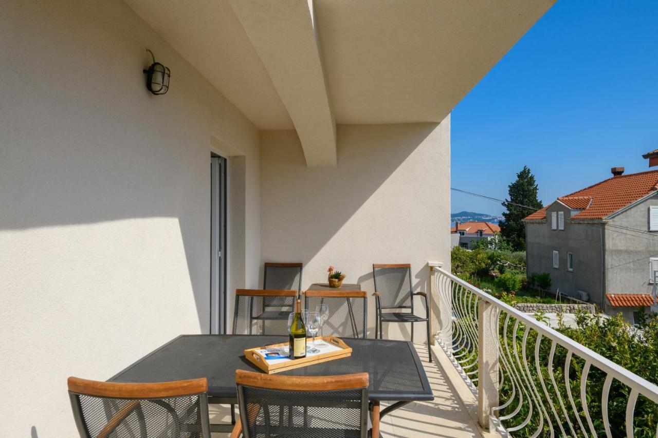 Holiday Residence Zvono Mlini Bagian luar foto