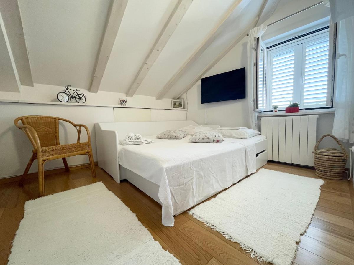 Holiday Residence Zvono Mlini Bagian luar foto