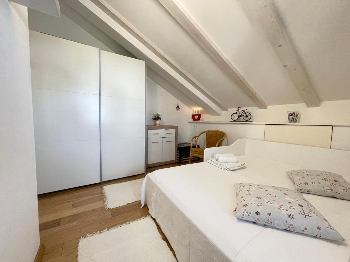 Holiday Residence Zvono Mlini Bagian luar foto